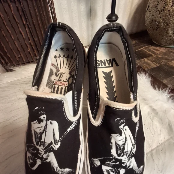 Vans + Johnny Ramone Graphic Signature Black Classic Shoes Unisex M6.5, W8 - Picture 14 of 16